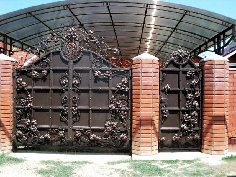 Кованые ворота и калитки в Истринском районе