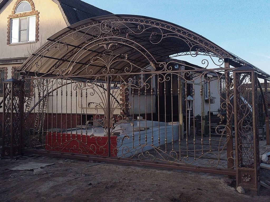 Козырьки и навесы в Истринском районе